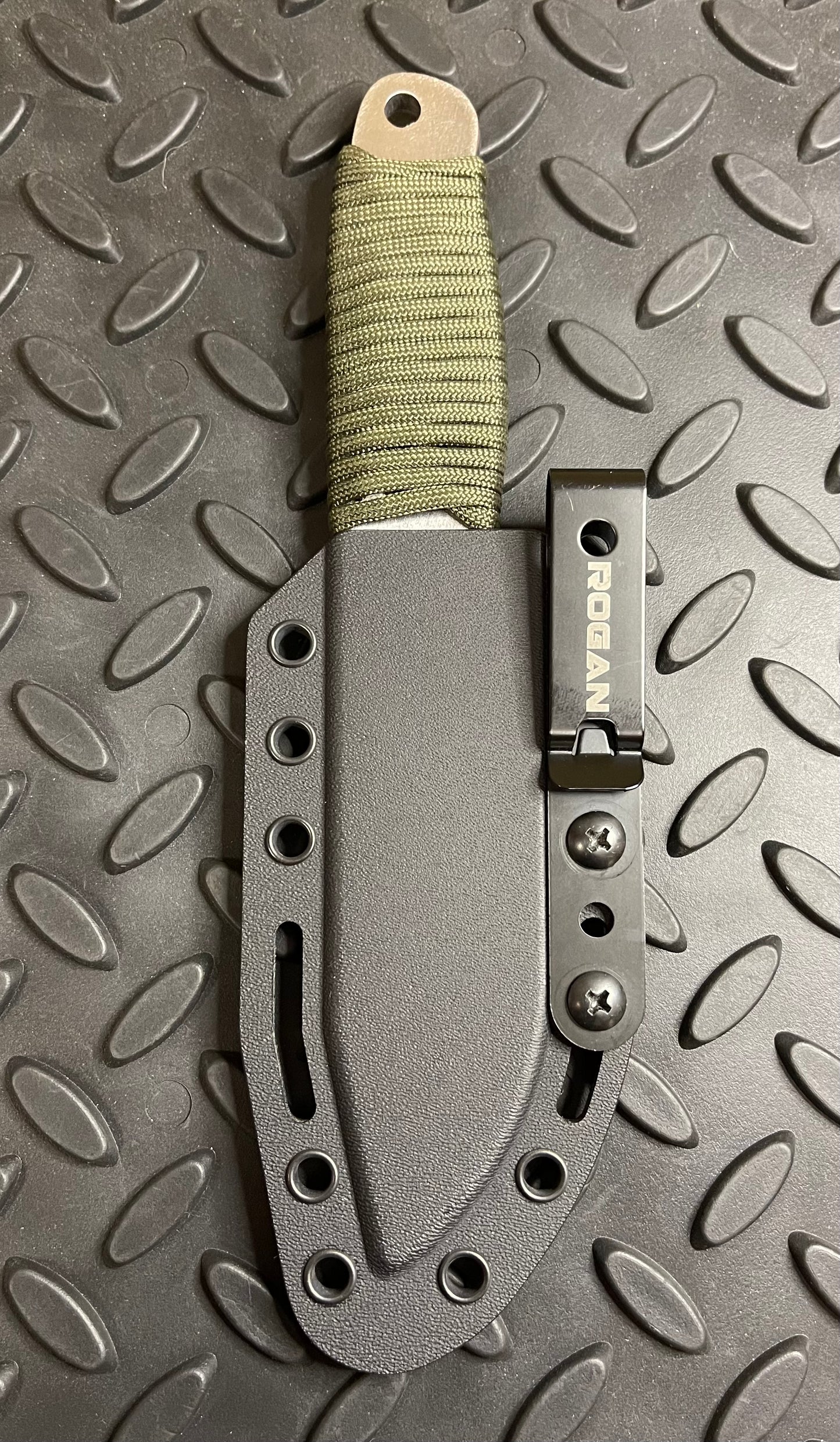 Metal belt clip for kydex sheath